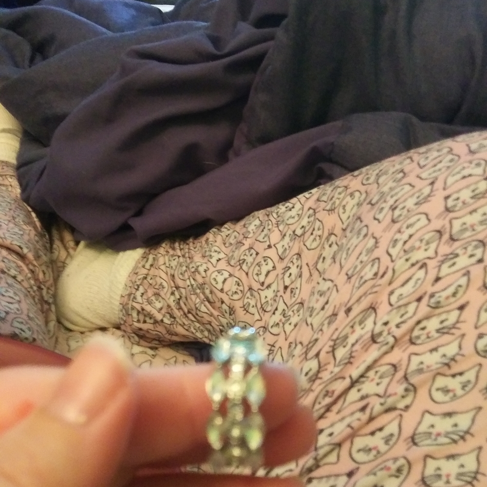 Bling ring has elastic